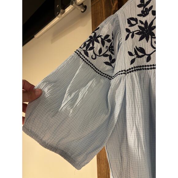 THML Boutique Embroidered Puff Sleeve Blouse Large - Picture 4 of 8